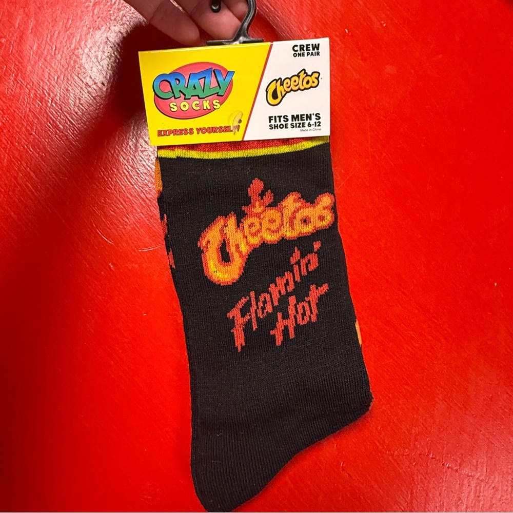 NWT CRAZY SOCKS EXPRESSION YOURSELF FLAMING HOT CHEETOS CHIPS SIZE 6-12 SOCKS